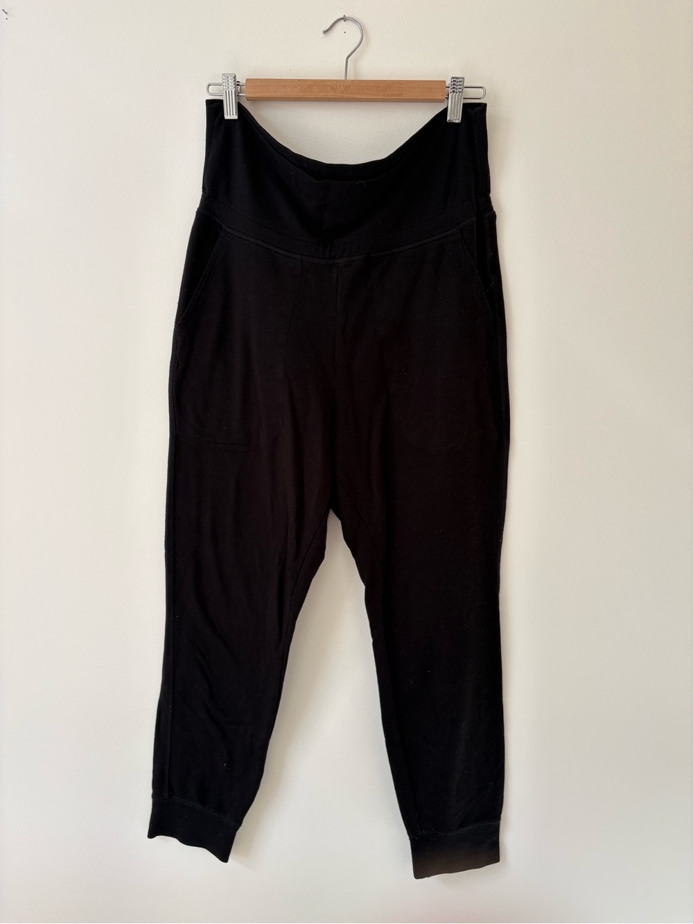 🤰 Maternity Old Navy Black Relaxed Jogger Pants